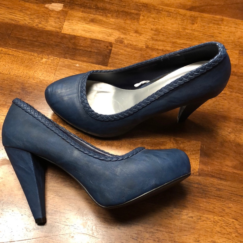 Hot Topic heels - Picture 2 of 5